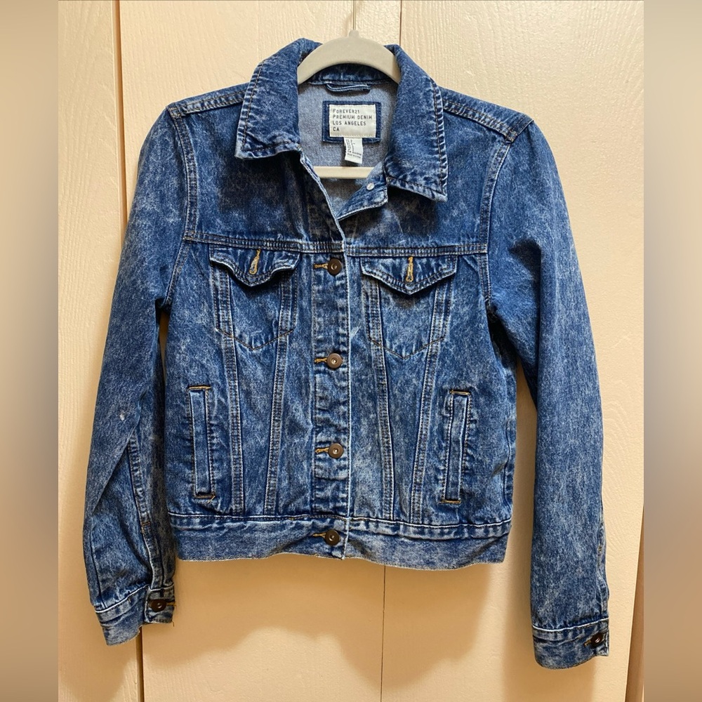 Forever 21 Women's Denim Four Pocket Blue Jean Jacket Size Small
